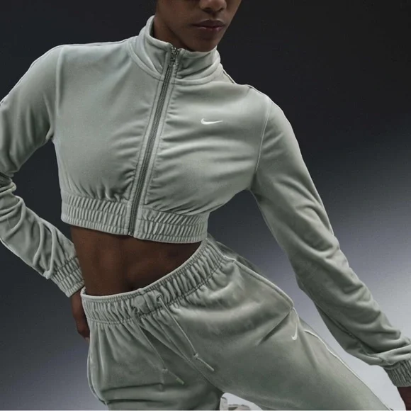 Nike Sportswear Cropped Velour Full Zip Jade Horizon Sail Jacket size L NWT - Picture 2 of 8